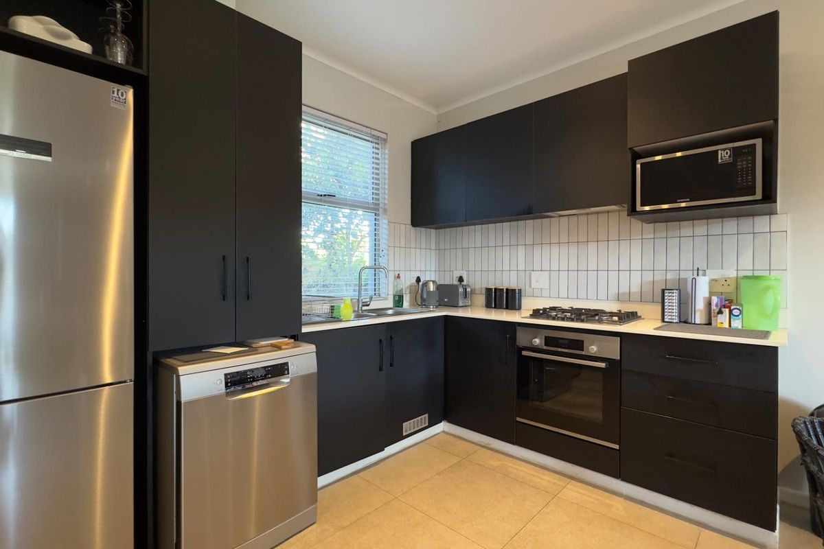 Elegant Design Meets Everyday Convenience - Photo 2