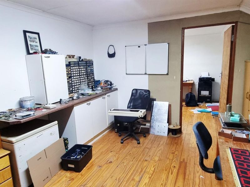 4 Bedroom Cluster in a secure estate in Glen Marias - Photo 10