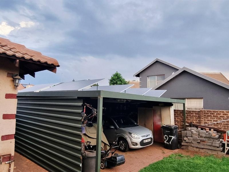 4 Bedroom Cluster in a secure estate in Glen Marias - Photo 7