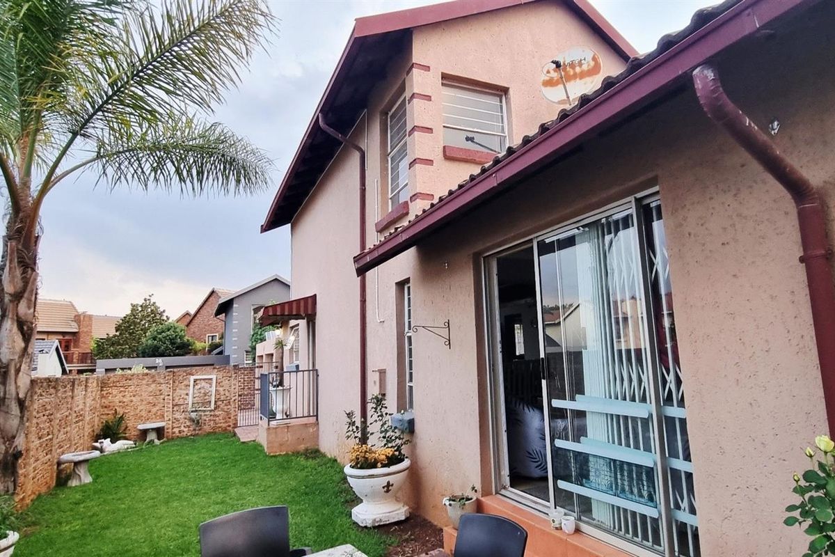 4 Bedroom Cluster in a secure estate in Glen Marias - Photo 3