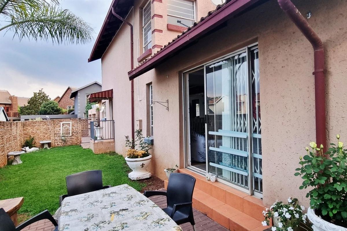 4 Bedroom Cluster in a secure estate in Glen Marias - Photo 4
