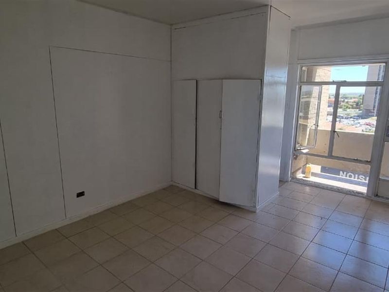 Studio Apartment To Rent in Kimberley - Photo 2