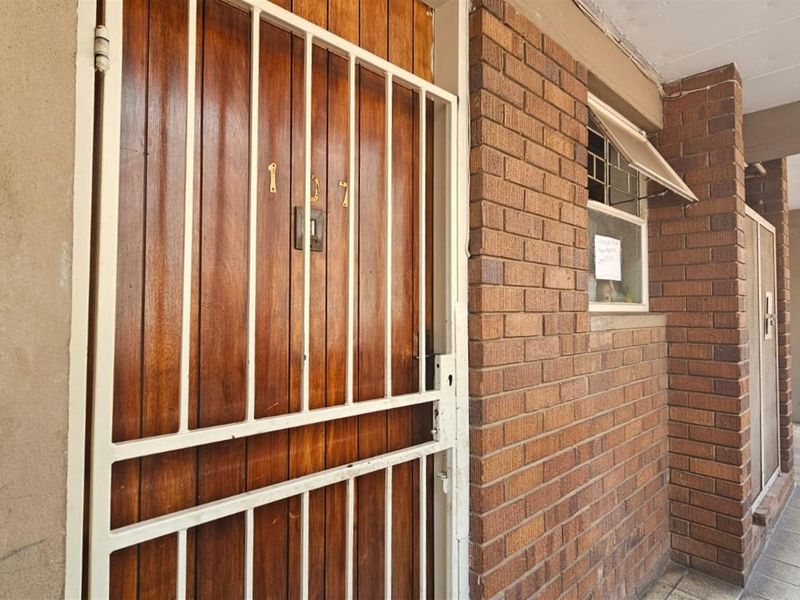 DELIGHTFUL APARTMENT - 1 -2BEDS. - Photo 10