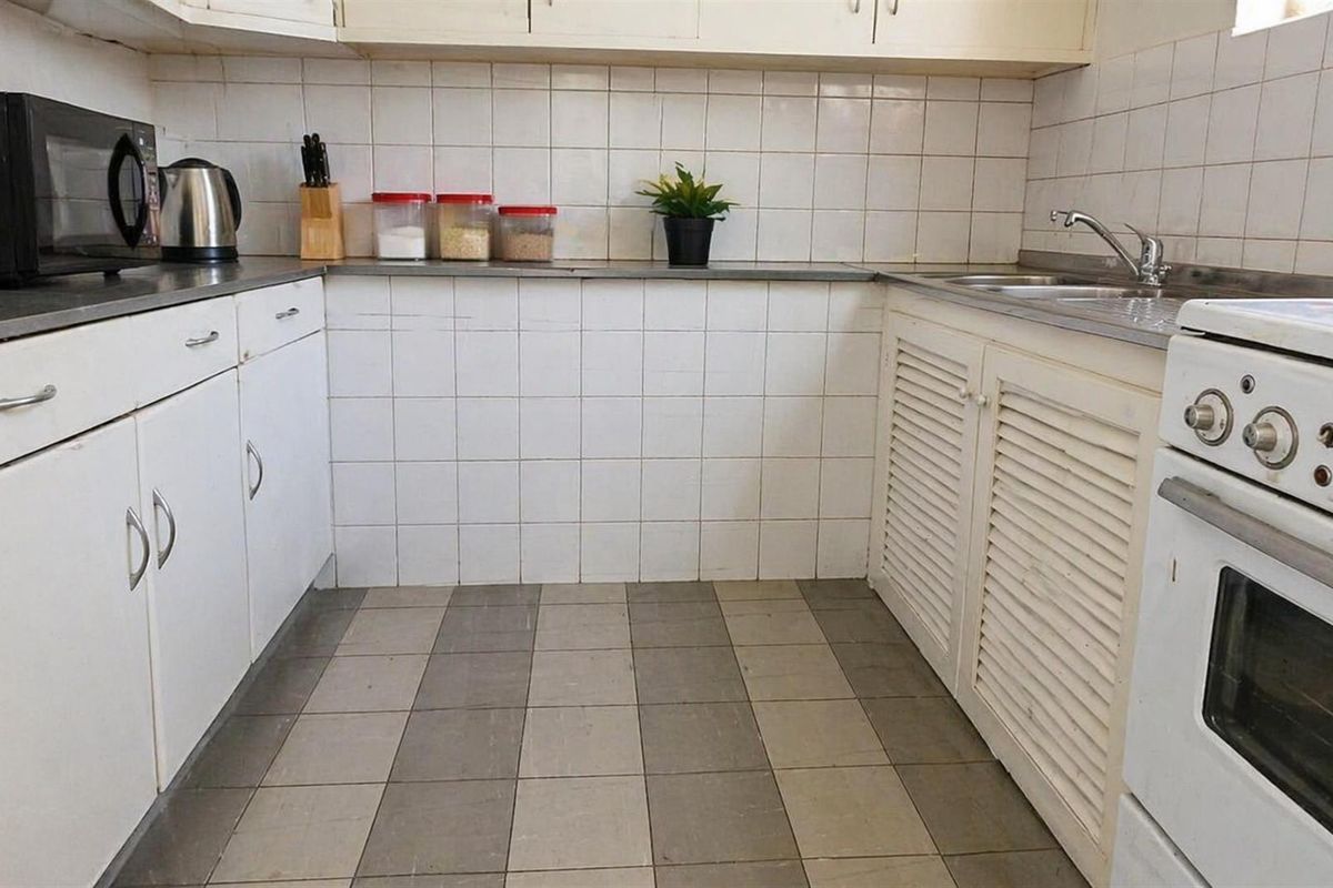 DELIGHTFUL APARTMENT - 1 -2BEDS. - Photo 3