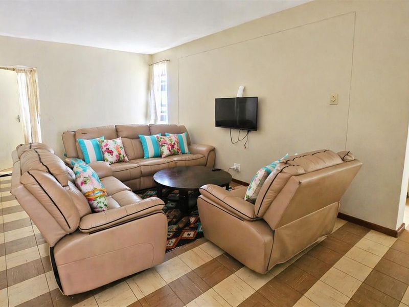 DELIGHTFUL APARTMENT - 1 -2BEDS. - Photo 2