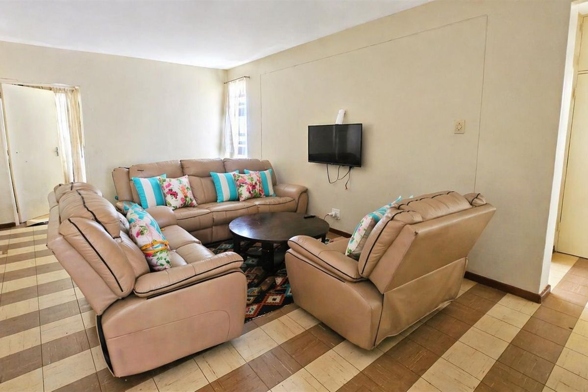 DELIGHTFUL APARTMENT - 1 -2BEDS. - Photo 2