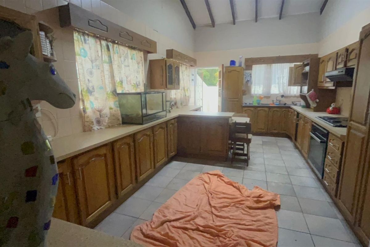 4-Bedroom Family Home For Sale in Sasolburg Central, Sasolburg - Photo 5