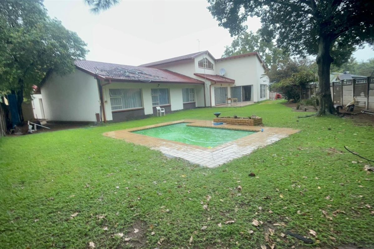 4-Bedroom Family Home For Sale in Sasolburg Central, Sasolburg - Photo 2