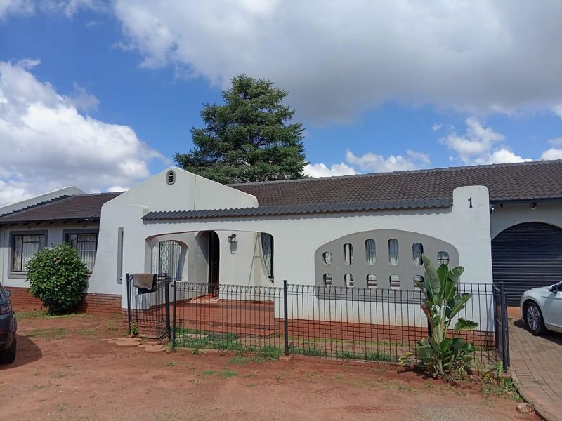 House To Rent in Weltevreden Park, Roodepoort - Photo 4