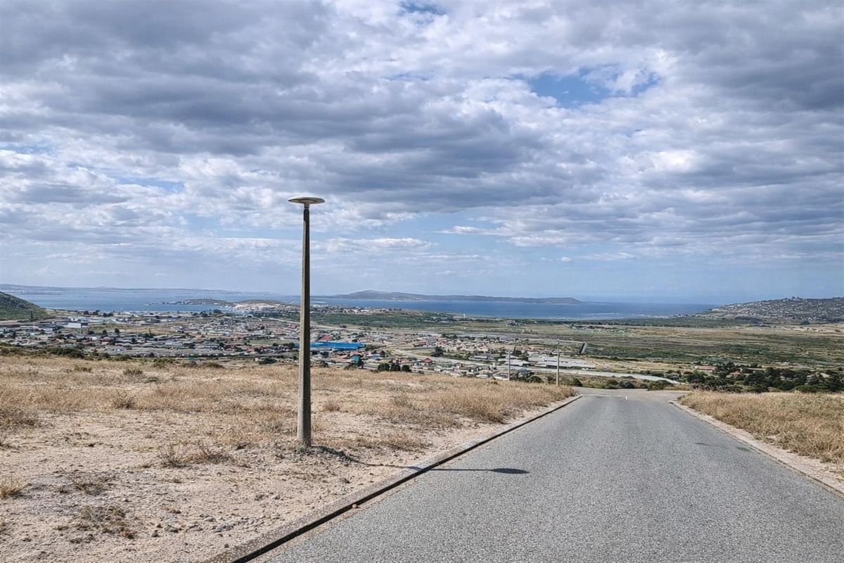 658m2 Stand with Sea Views in Secure Hoogland Mountain Estate - Photo 2