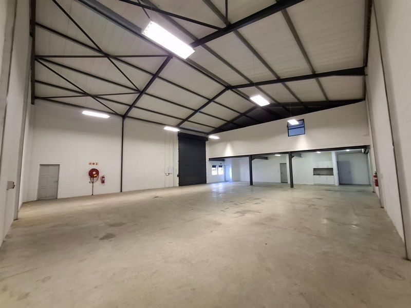 Modern 359 sqm Warehouse To Let in Rivergate - Photo 5