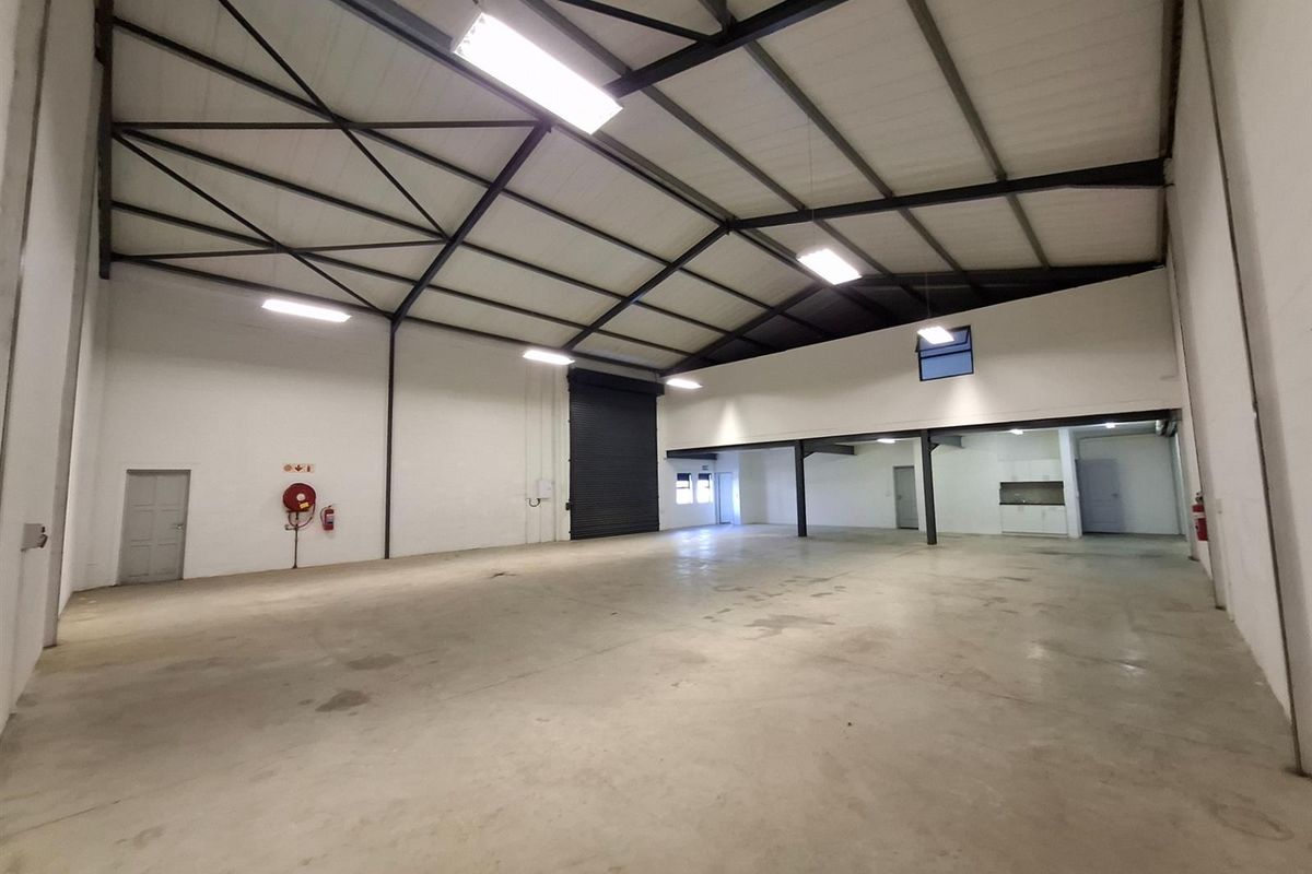 Modern 359 sqm Warehouse To Let in Rivergate - Photo 5