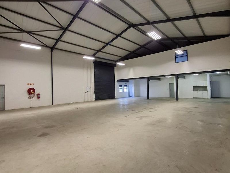 Modern 359 sqm Warehouse To Let in Rivergate - Photo 6