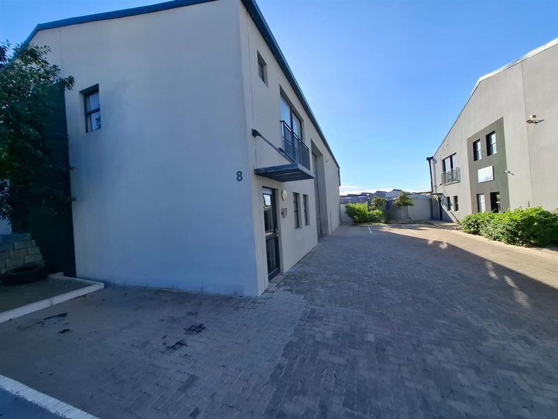 Modern 359 sqm Warehouse To Let in Rivergate - Photo 2
