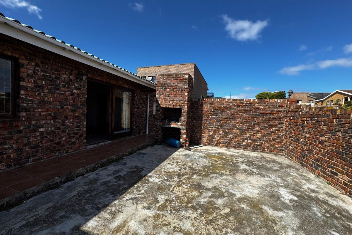 Two Homes on One Stand in Upper Heiderand - Exceptional Value and Rental Potential Pet-Friendly - Photo 5