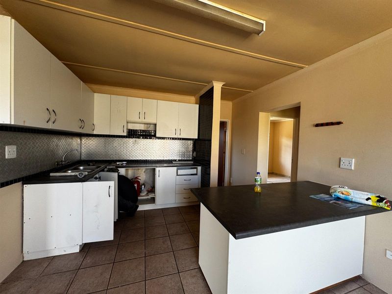 Two Homes on One Stand in Upper Heiderand - Exceptional Value and Rental Potential Pet-Friendly - Photo 9