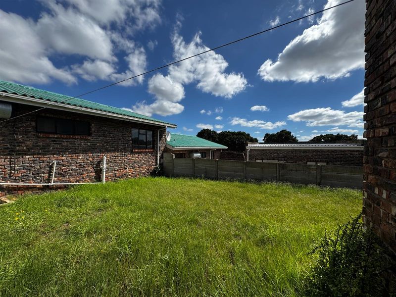 Two Homes on One Stand in Upper Heiderand - Exceptional Value and Rental Potential Pet-Friendly - Photo 8