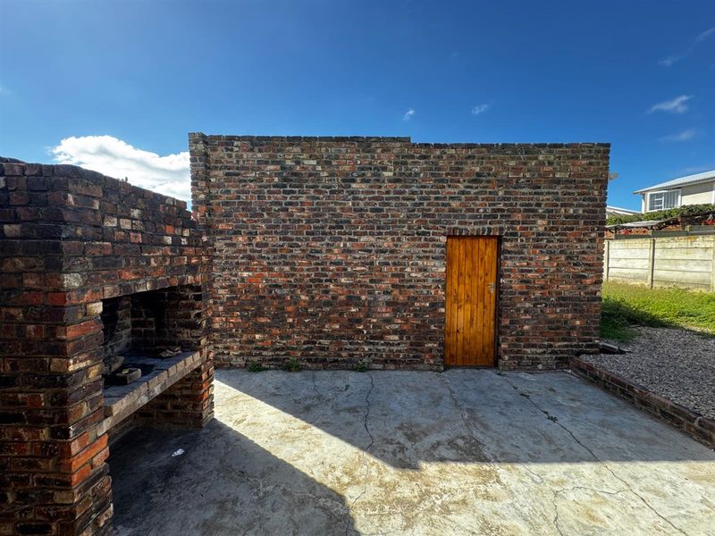 Two Homes on One Stand in Upper Heiderand - Exceptional Value and Rental Potential Pet-Friendly - Photo 6