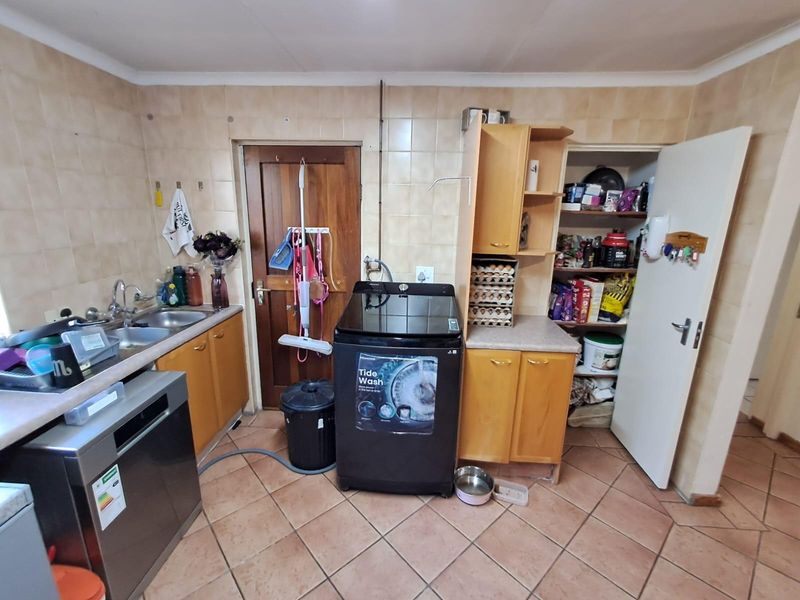 2 Bedroom Townhouse For Sale in Die Hoewes Centurion Gauteng - Photo 10