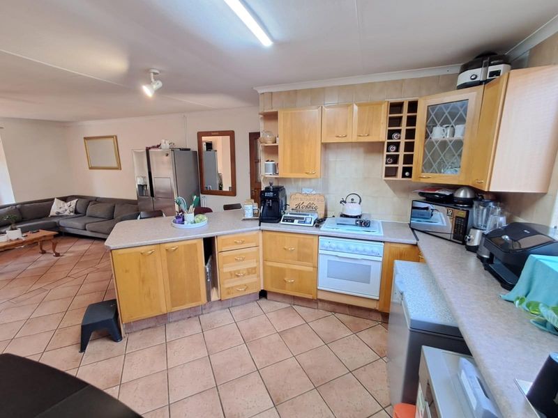 2 Bedroom Townhouse For Sale in Die Hoewes Centurion Gauteng - Photo 5