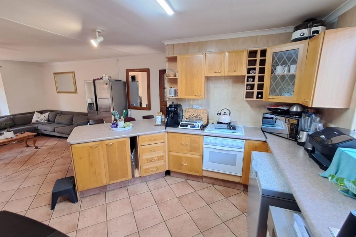 2 Bedroom Townhouse For Sale in Die Hoewes Centurion Gauteng - Photo 5