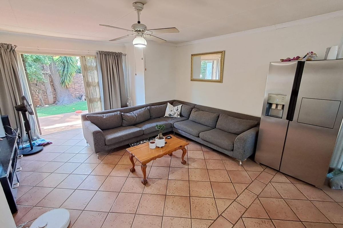 2 Bedroom Townhouse For Sale in Die Hoewes Centurion Gauteng - Photo 3