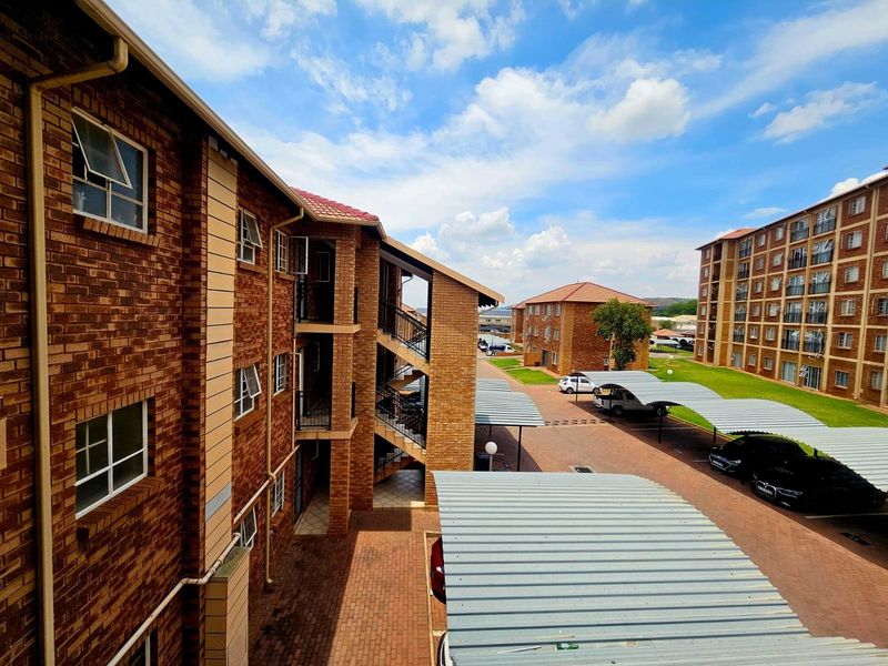 Apartment For Sale in Karenpark, Akasia - Photo 1