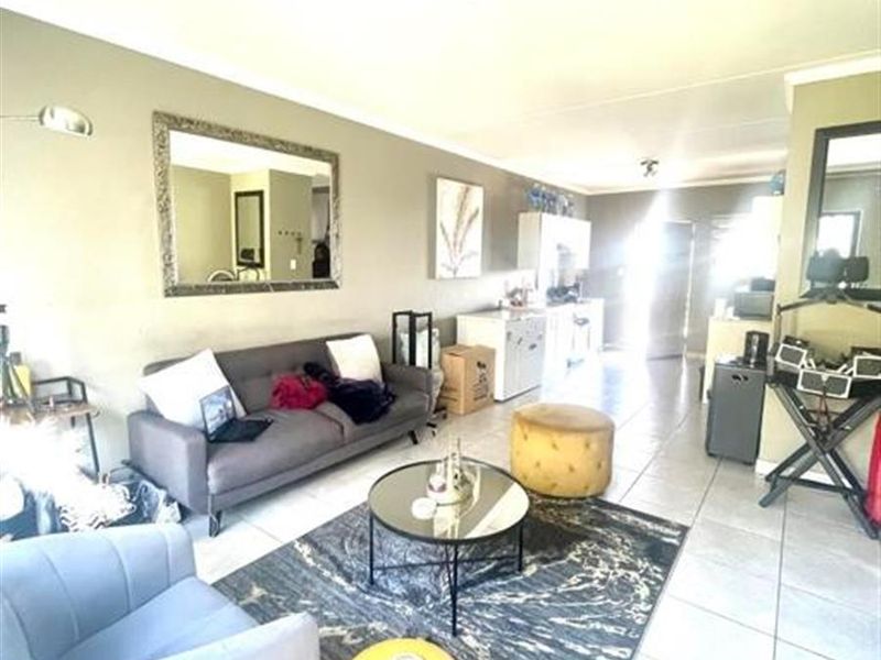 2Bed,2Bath Apartment To Rent in Lonehill, Sandton - Photo 4