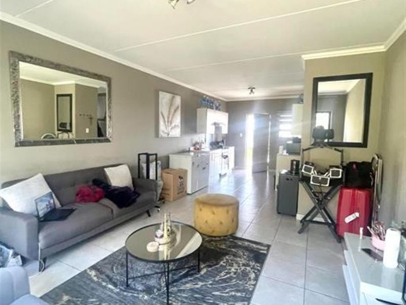 2Bed,2Bath Apartment To Rent in Lonehill, Sandton - Photo 2