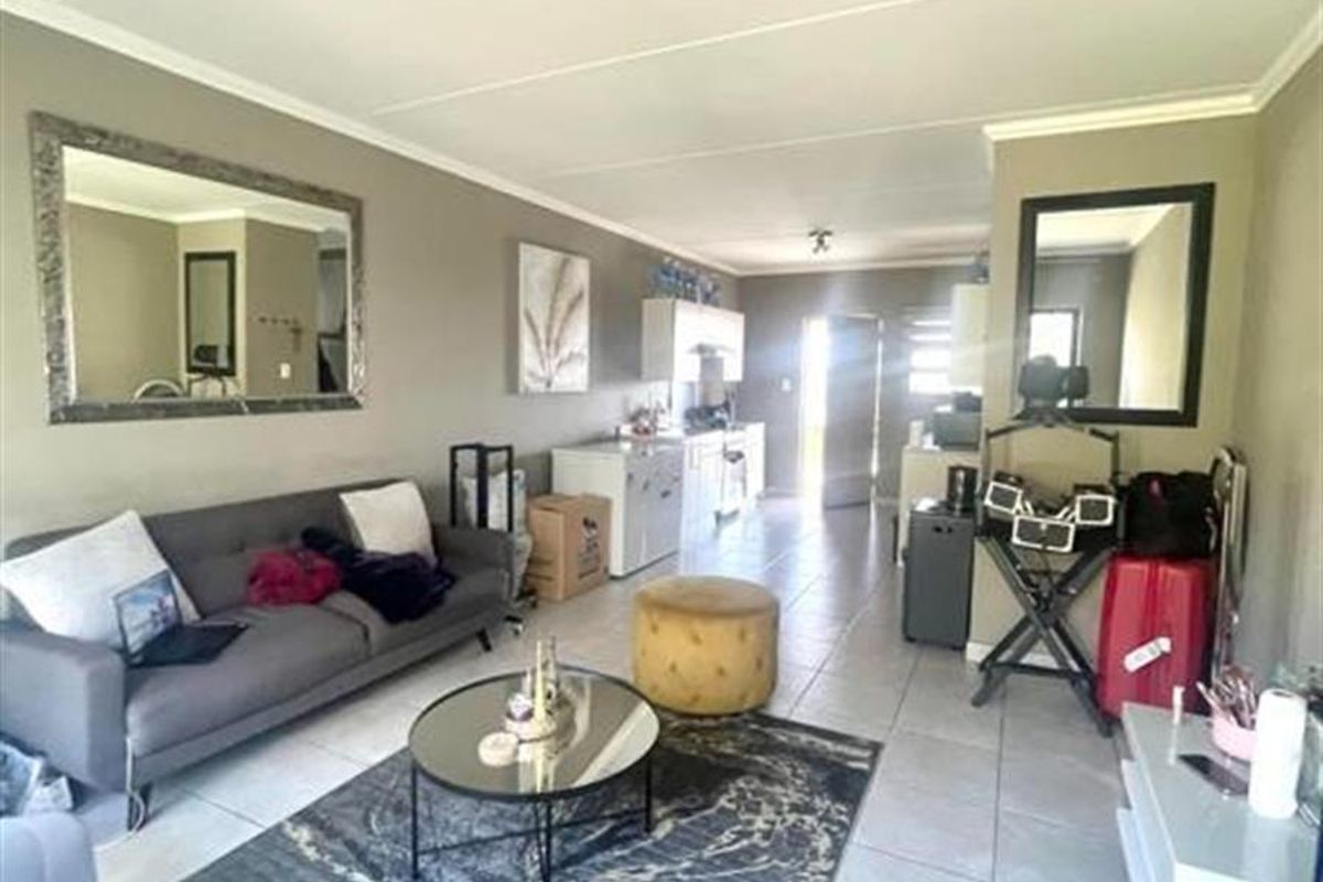 2Bed,2Bath Apartment To Rent in Lonehill, Sandton - Photo 3