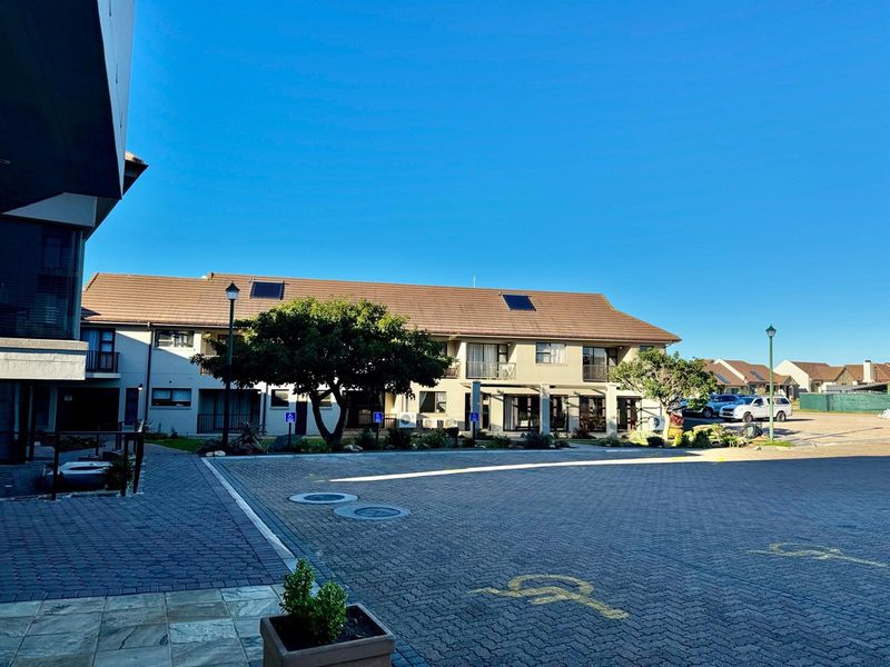 Secure Low-Maintenance Studio Retirement Apartment  in Mossel Bay Retirement and Village - Photo 7