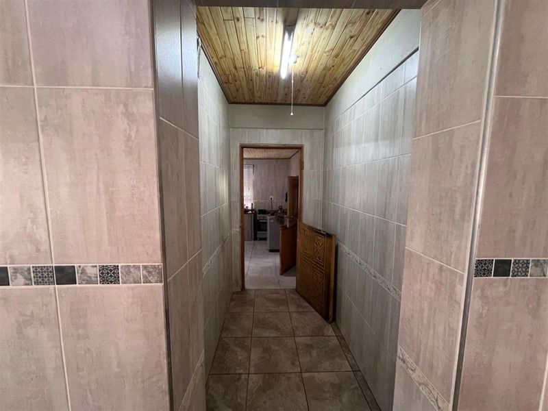 Double Delight for Family and Work, Four Bedroom home - Photo 7