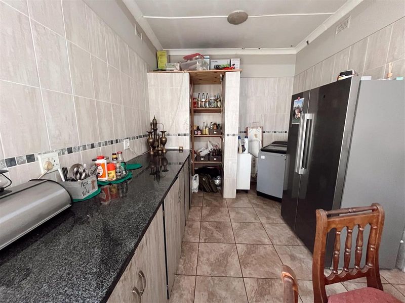 Double Delight for Family and Work, Four Bedroom home - Photo 10