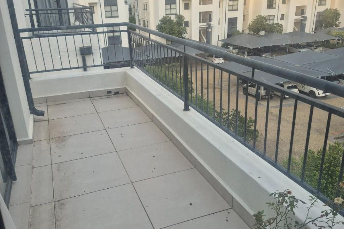 Sought After 1 Bedroom Apartment in De Velde - Photo 3