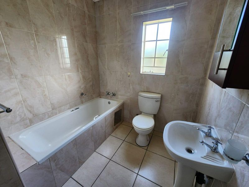 House To Rent in Grasslands Estate, Waterkloof East Ext 2, Rustenburg, North West - Photo 4