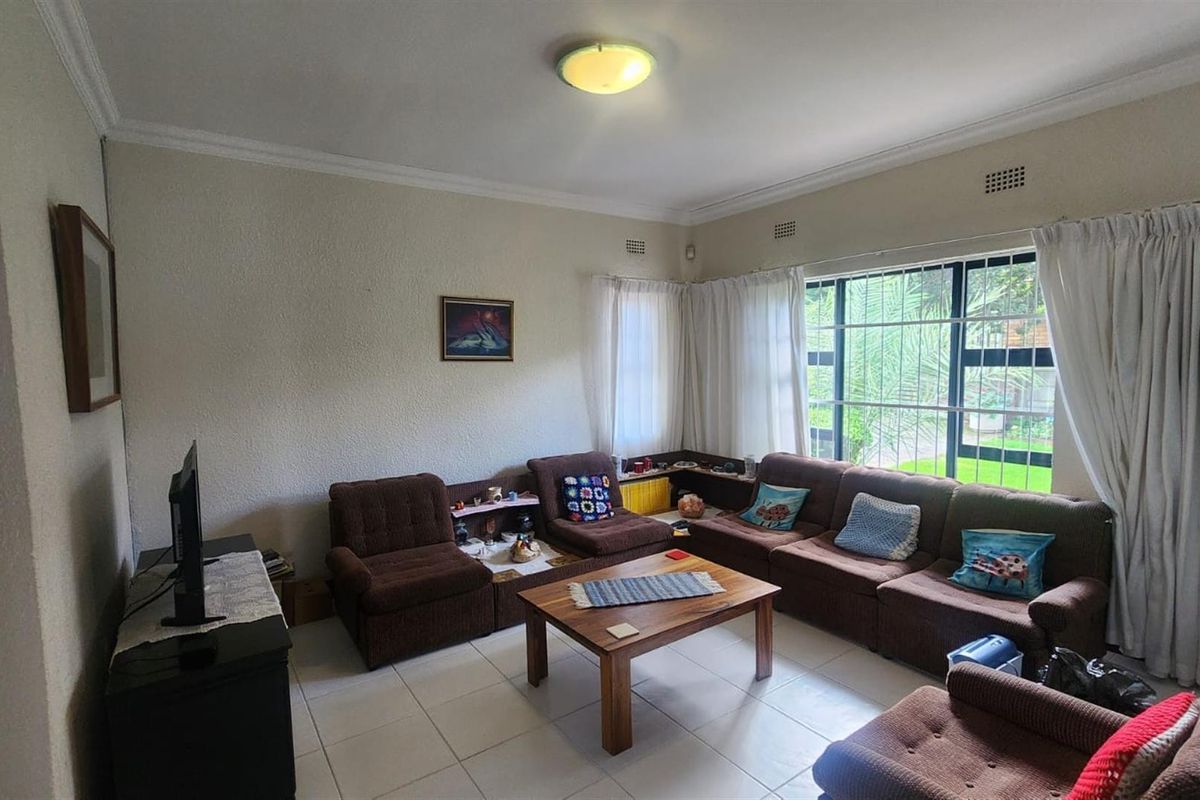 House For Sale in Discovery, Roodepoort - Photo 3