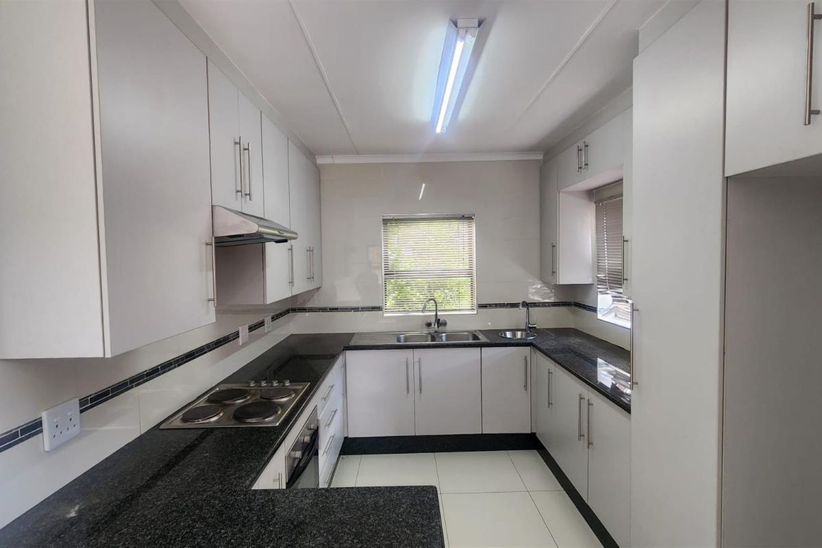 Beautiful Family Home in a Prime Secure Location in Roodepoort - Photo 5