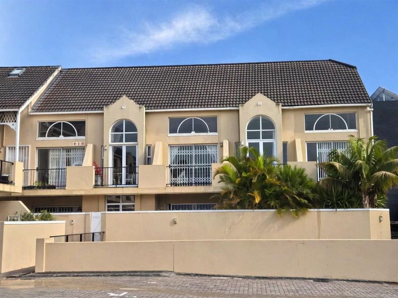 Modern Loft Apartment in Prime Claremont Location - Photo 2