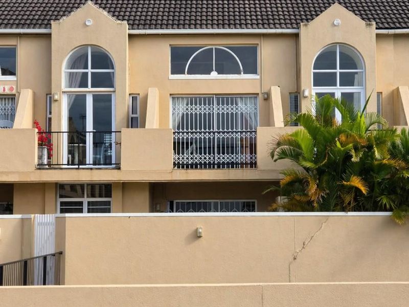 Modern Loft Apartment in Prime Claremont Location - Photo 3