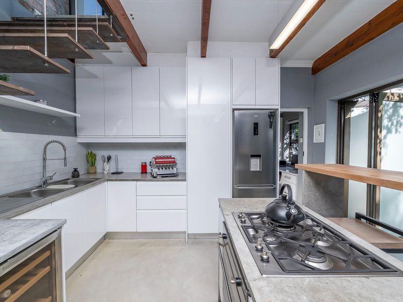 Designer Coastal Living | Airbnb-Friendly 2-Bedroom Cottage for Sale in Green Point - Photo 3