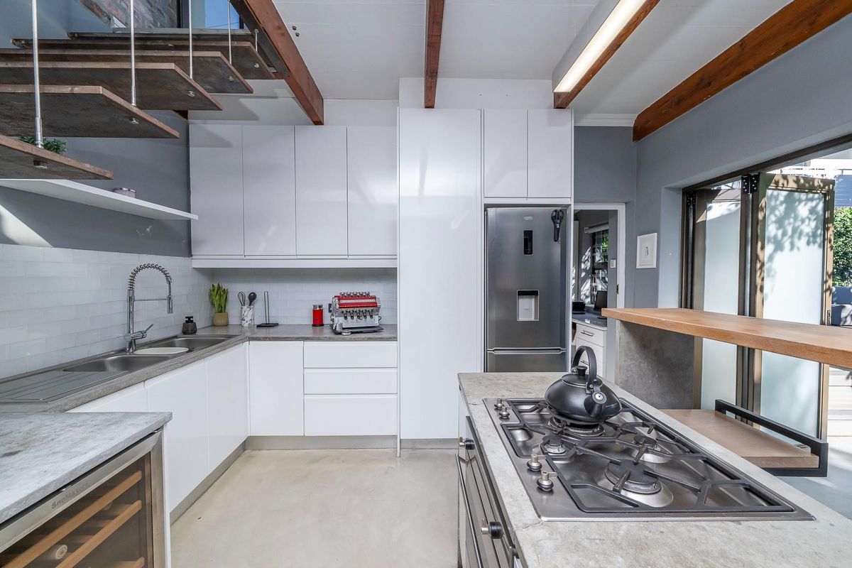 Designer Coastal Living | Airbnb-Friendly 2-Bedroom Cottage for Sale in Green Point - Photo 3