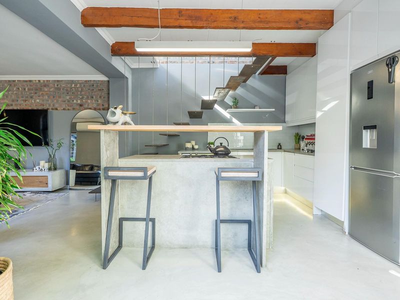 Designer Coastal Living | Airbnb-Friendly 2-Bedroom Cottage for Sale in Green Point - Photo 7
