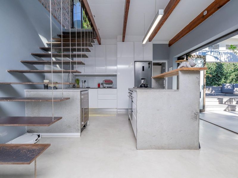 Designer Coastal Living | Airbnb-Friendly 2-Bedroom Cottage for Sale in Green Point - Photo 10