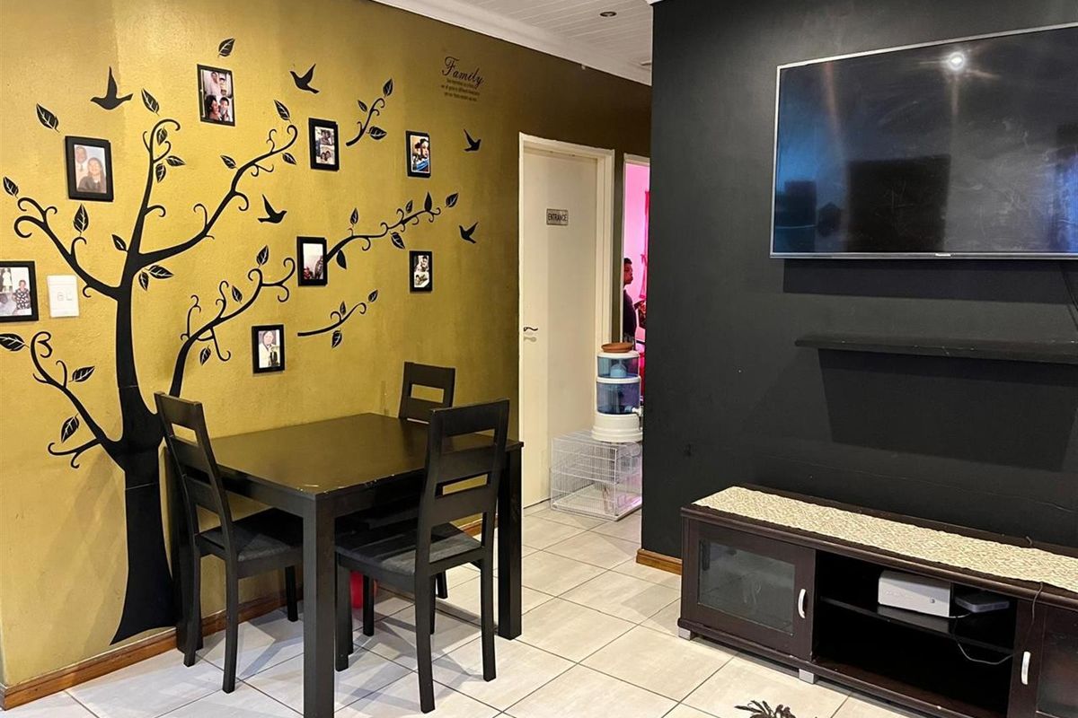 3 bedroom Townhouse For Sale in Camelot, Kuils River - Photo 5