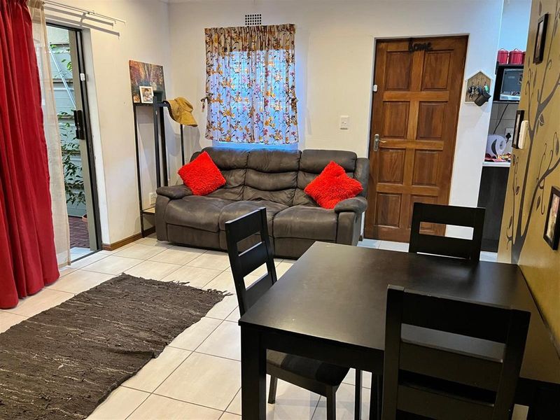 3 bedroom Townhouse For Sale in Camelot, Kuils River - Photo 4