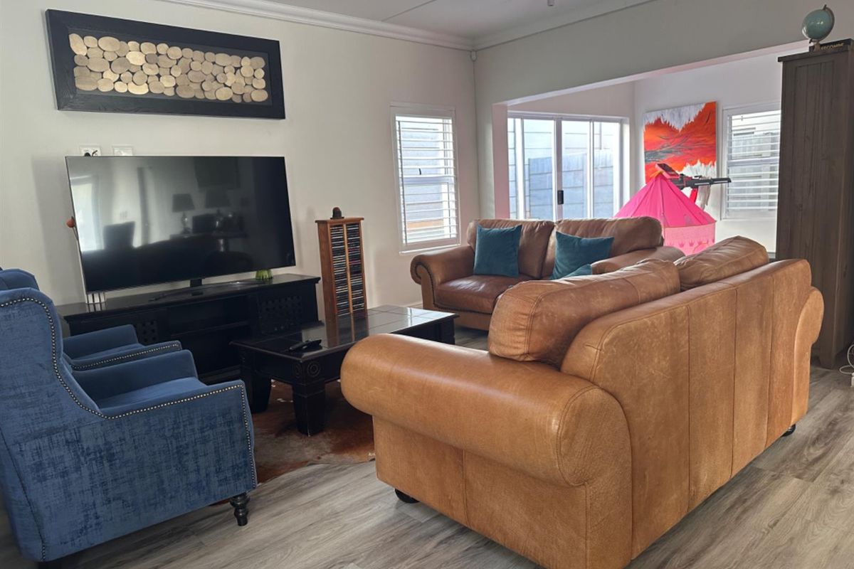 House For Sale in Langeberg Ridge, Kraaifontein - Photo 2