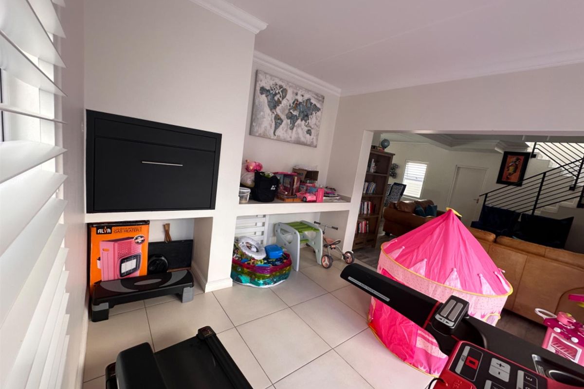 House For Sale in Langeberg Ridge, Kraaifontein - Photo 5