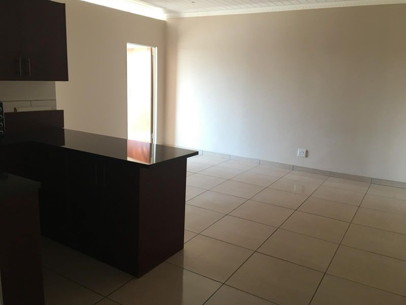 Apartment To Rent in Rustenburg Central, Rustenburg, North West - Photo 3