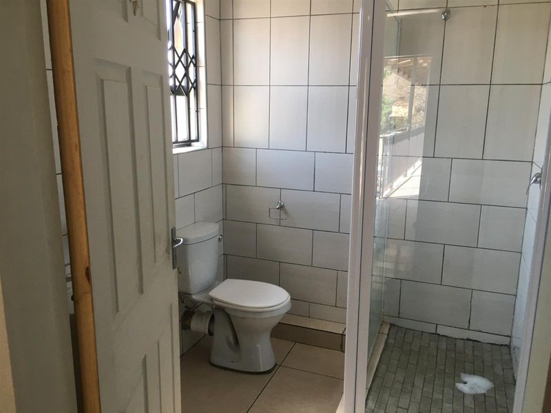 Apartment To Rent in Rustenburg Central, Rustenburg, North West - Photo 8