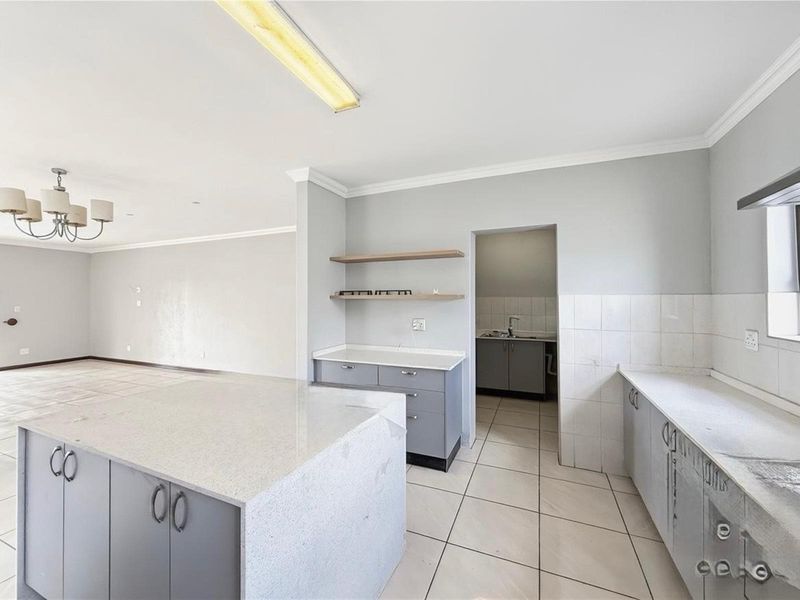 Elegant Family Living on a Generous Stand in Secure Cedar Creek Estate - Photo 6